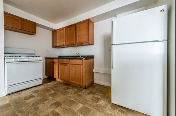 Chatham Apartments for rent in Chicago | 8345 S Drexel Ave Kitchen